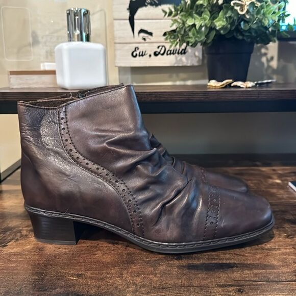 Rieker brown zip ankle boots size EU 41 (8.5-9 US) - Picture 1 of 10